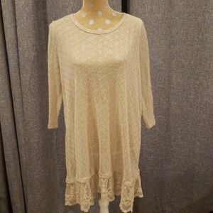 100% polyester cream 3/4 sleeved top